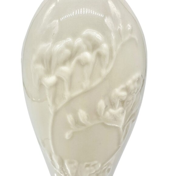 Lenox China Masterpiece Bud Vase Hand Decorated With 24K Gold Rims 7" Tall - Picture 2 of 6